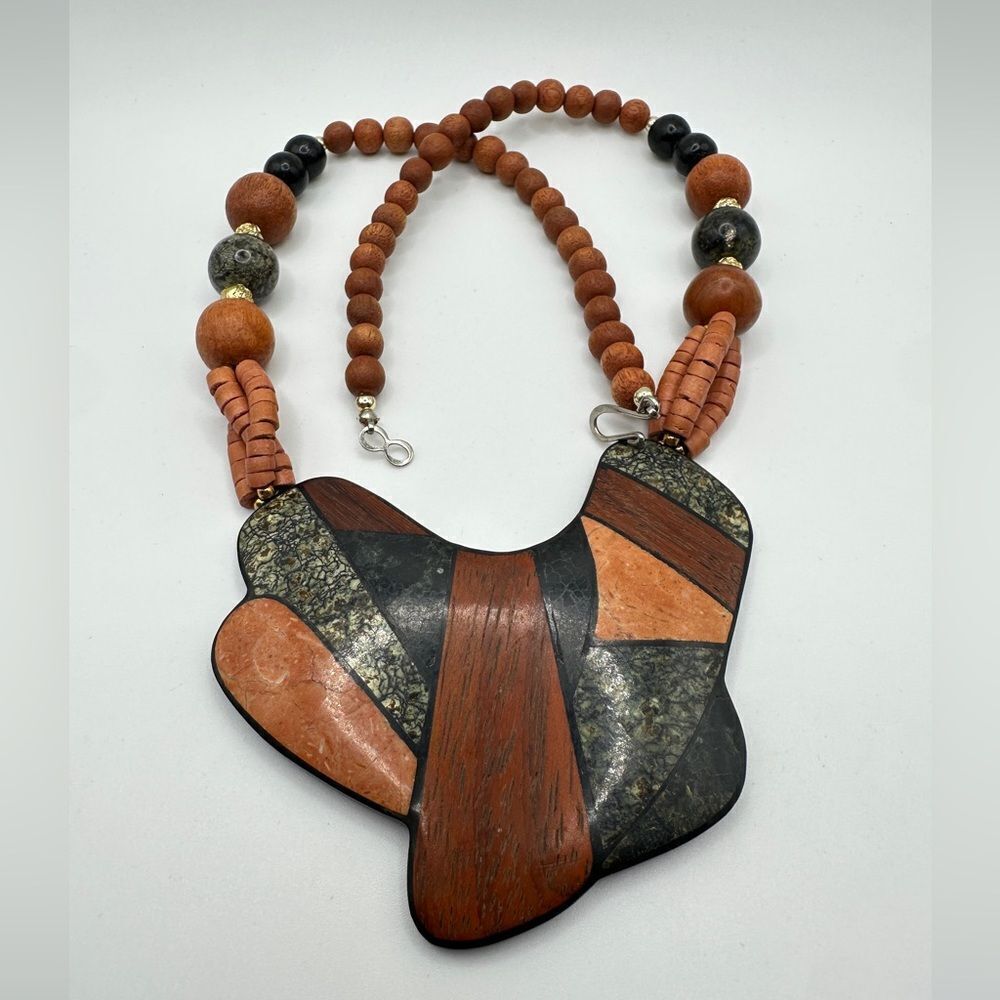 22" Lee Sands-style necklace with wood/stone beads and inlay modern pendant!